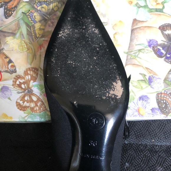 EUC CHANEL kitten heels w/bows- leather & canvas - Picture 7 of 10